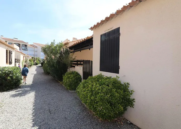 Maison P2 Mezzanine, Terrasse, Proche Et Commerces, Parking Securise Au Grau-du-roi - Fr-1-307-142 * Le Grau-du-Roi