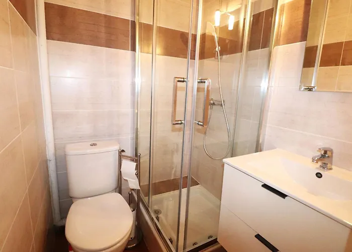 Maison P2 Mezzanine, Terrasse, Proche Et Commerces, Parking Securise Au Grau-du-roi - Fr-1-307-142 *